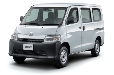 フロントスタイリング　DX（2WD）・5M/T。