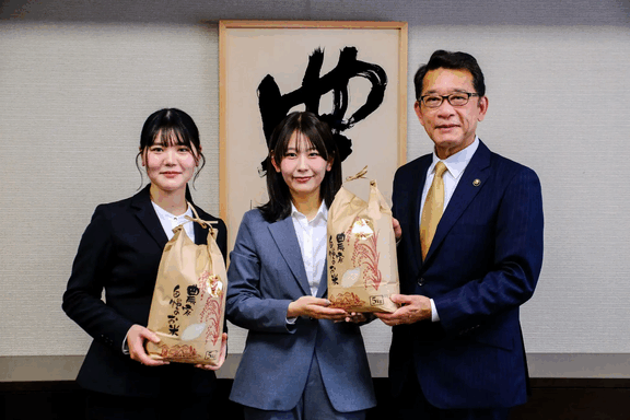1212_新入社員が育てた新米を豊中市に寄贈